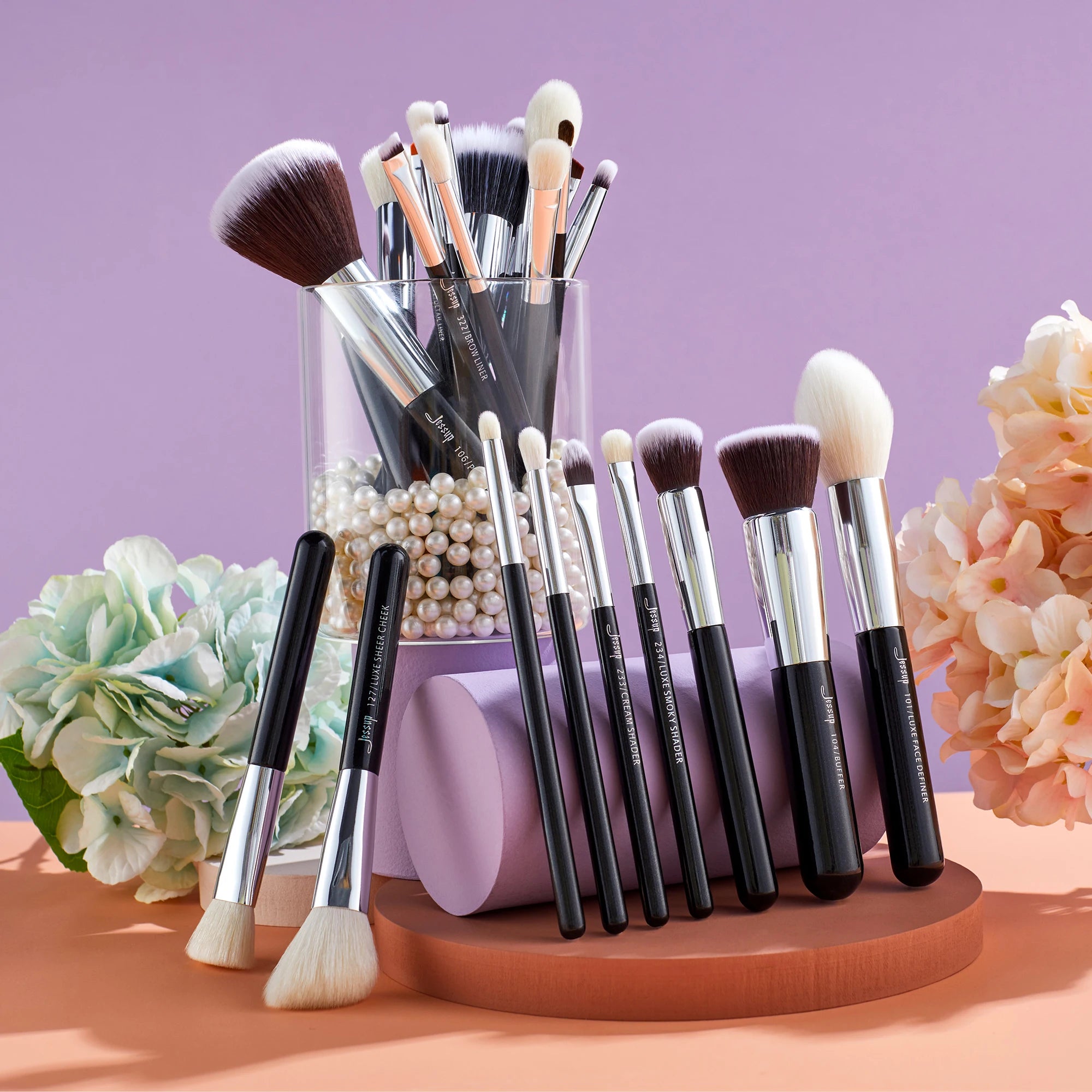 Professional 25-Piece Makeup Brush Set for Foundation, Powder, Contouring, Blending, Eyeshadow, and Blush - Goat Hair and Synthetic Materials