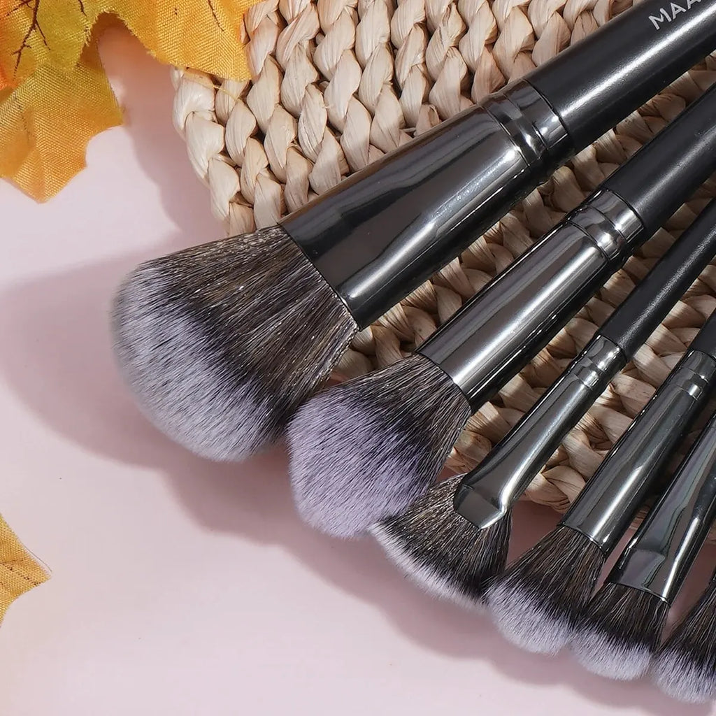 20-Piece Professional Makeup Brush Set for Foundation, Concealer, Eyeshadow, and Blush with Portable Storage Case